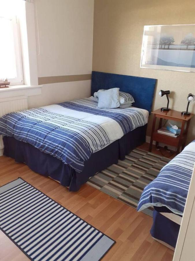 Marina View Lovely Upper 3 Bedroom Apartment 트룬 외부 사진